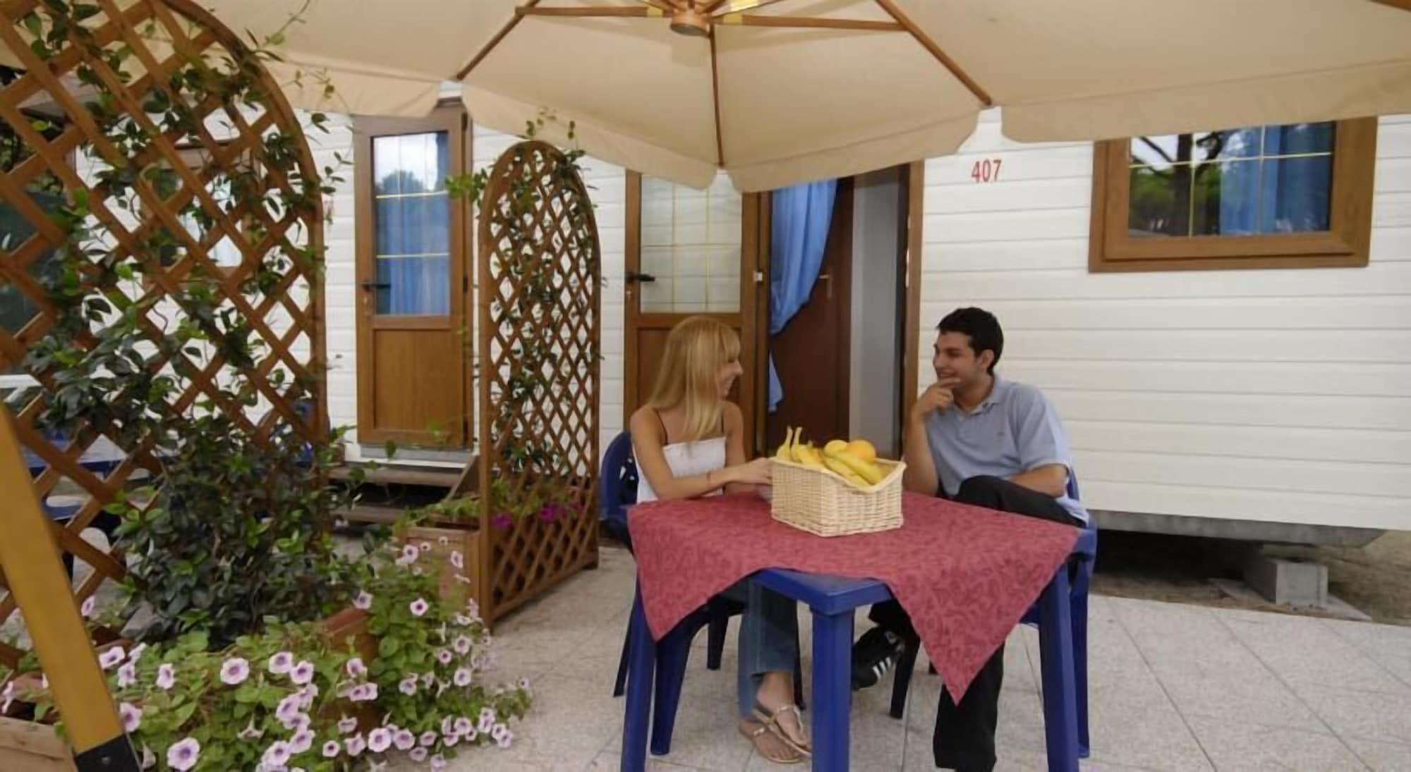 Camping Village Cavallino ภายนอก รูปภาพ